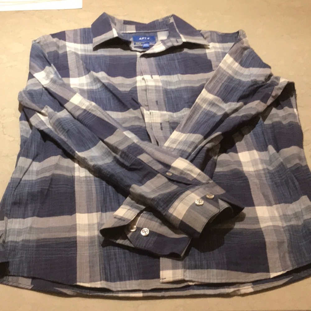 APT.9 men’s casual shirt. Various blues, stripes and checkers. Medium. Slim fit.